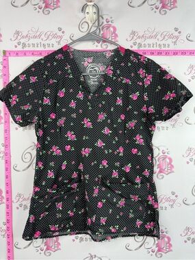 Health pro scrub top tshirt  V-Neck Tunic Top in Black with Pink Rose Print